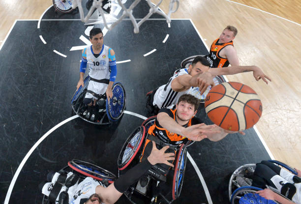 也反映了球 也反映了球