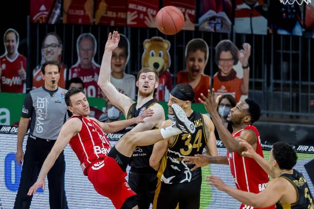 比赛中因疲 比赛中因疲